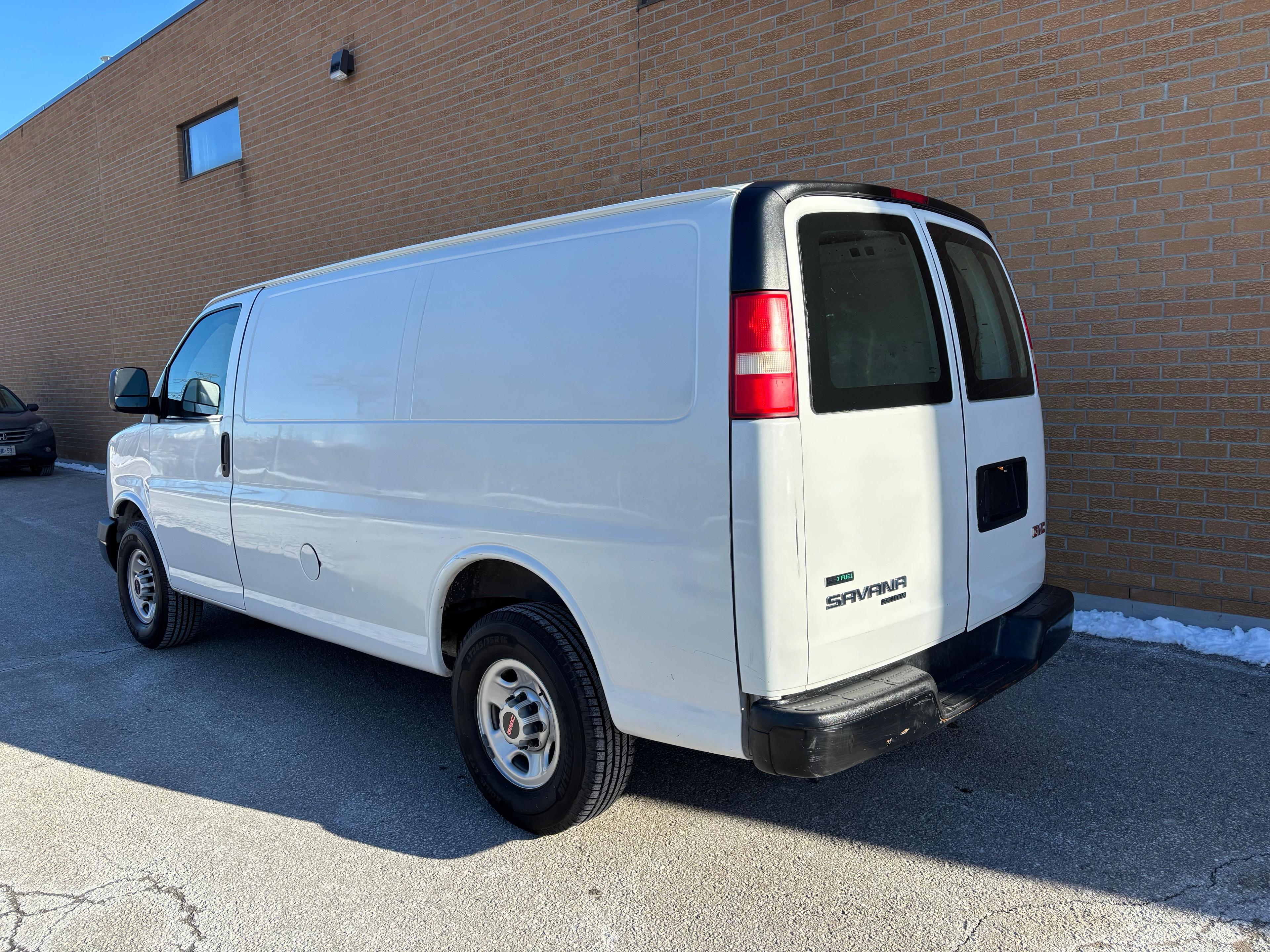 2011 GMC Savana